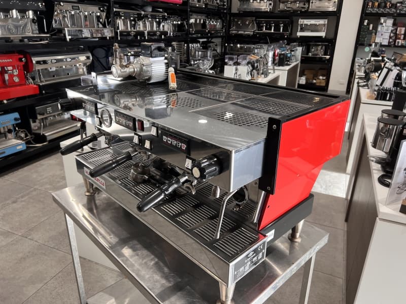 As New RED 3 Group La Marzocco Linea AV Commercial Coffee Machine