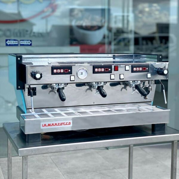 Immaculate La Marzocco 3 Group Linea Timers Commercial Coffee Machine