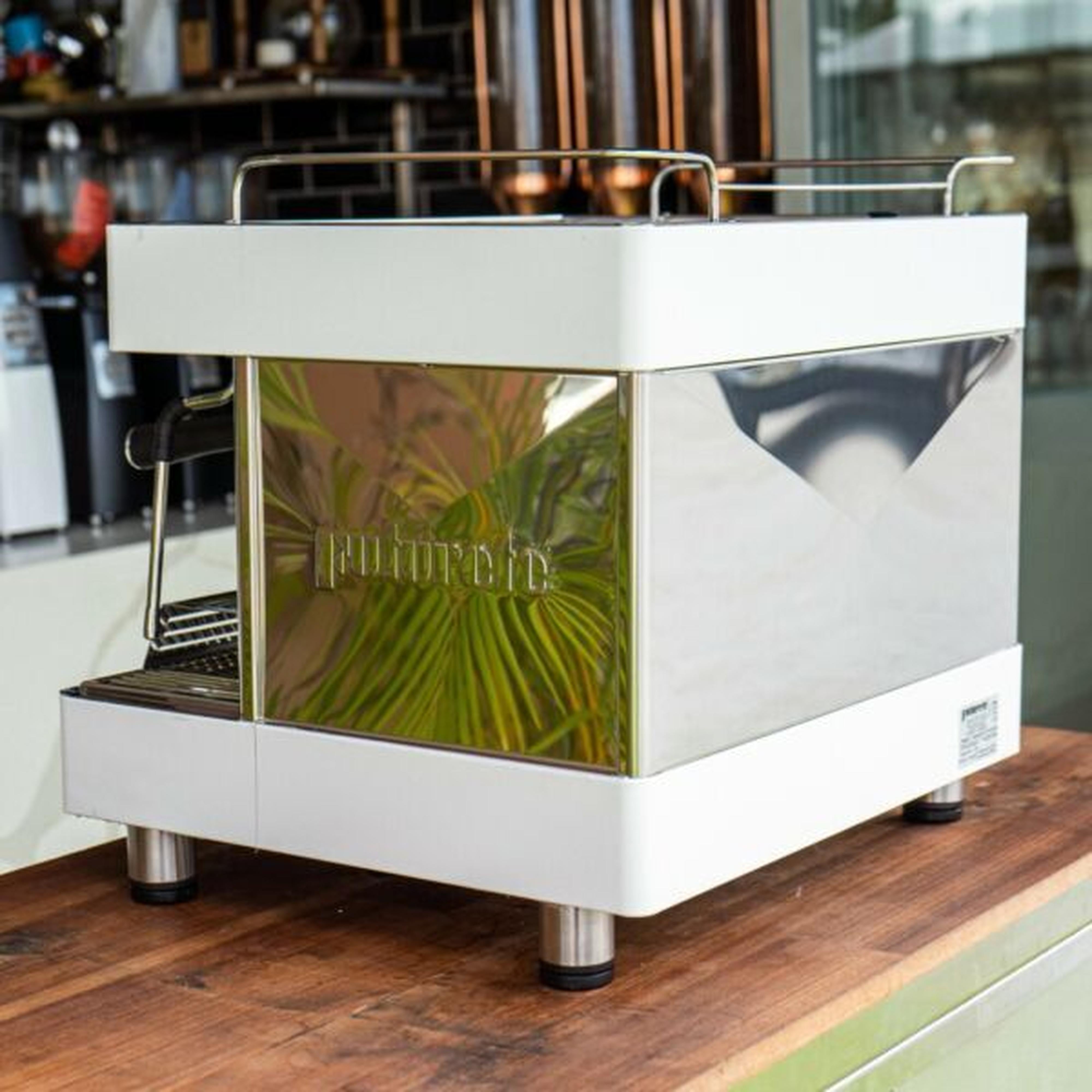 Brand New 10 Amp High Cup 2 Group Built In Water Tank Coffee Machine