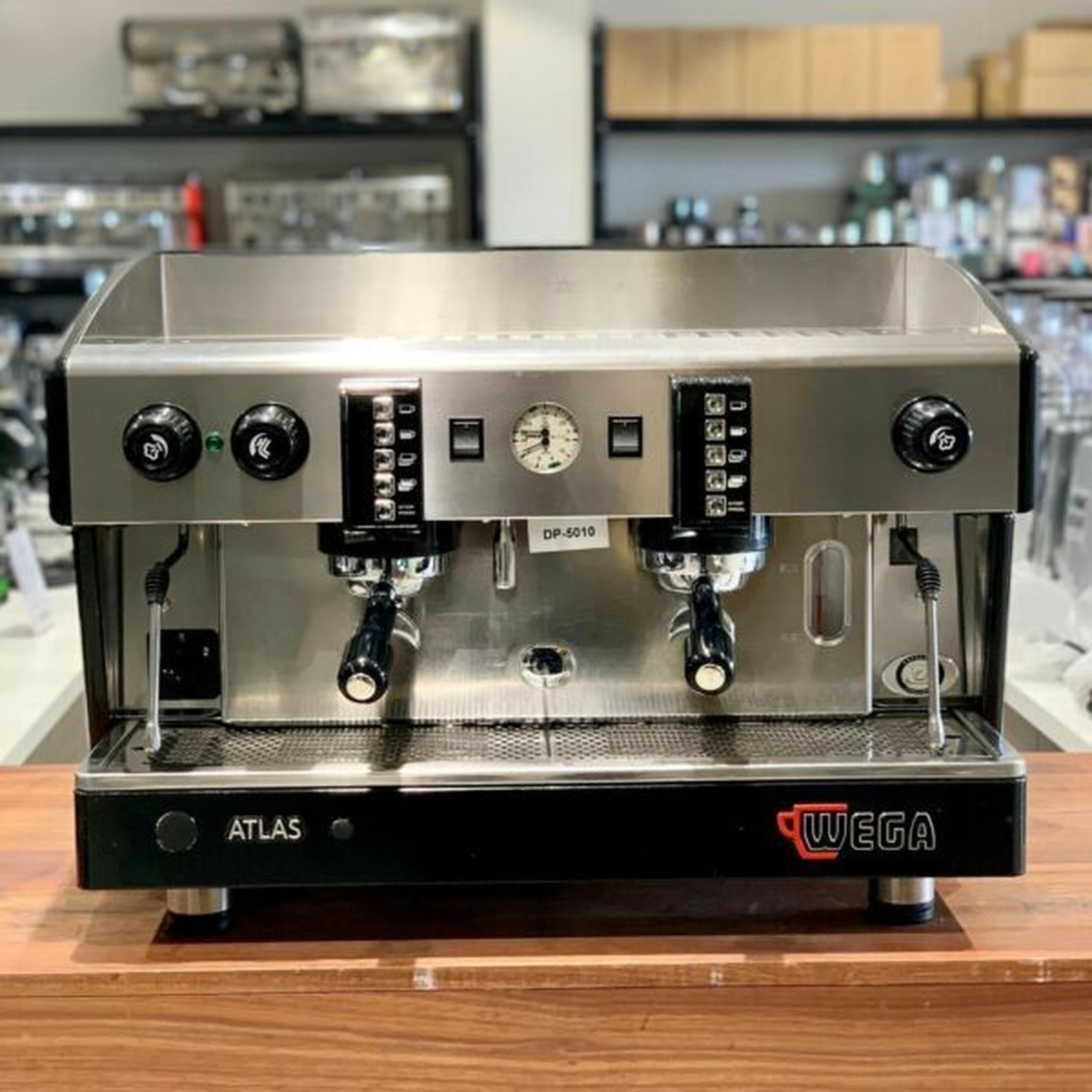 IMMACULATE 2 GROUP WEGA ATLAS COMMERCIAL COFFEE MACHINE