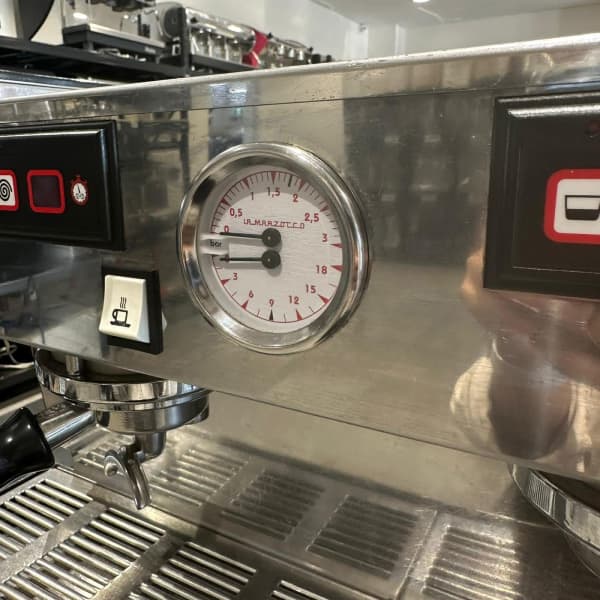 Pre Owned Immaculate 3 Group Linea AV With Shot Timers Coffee Machine