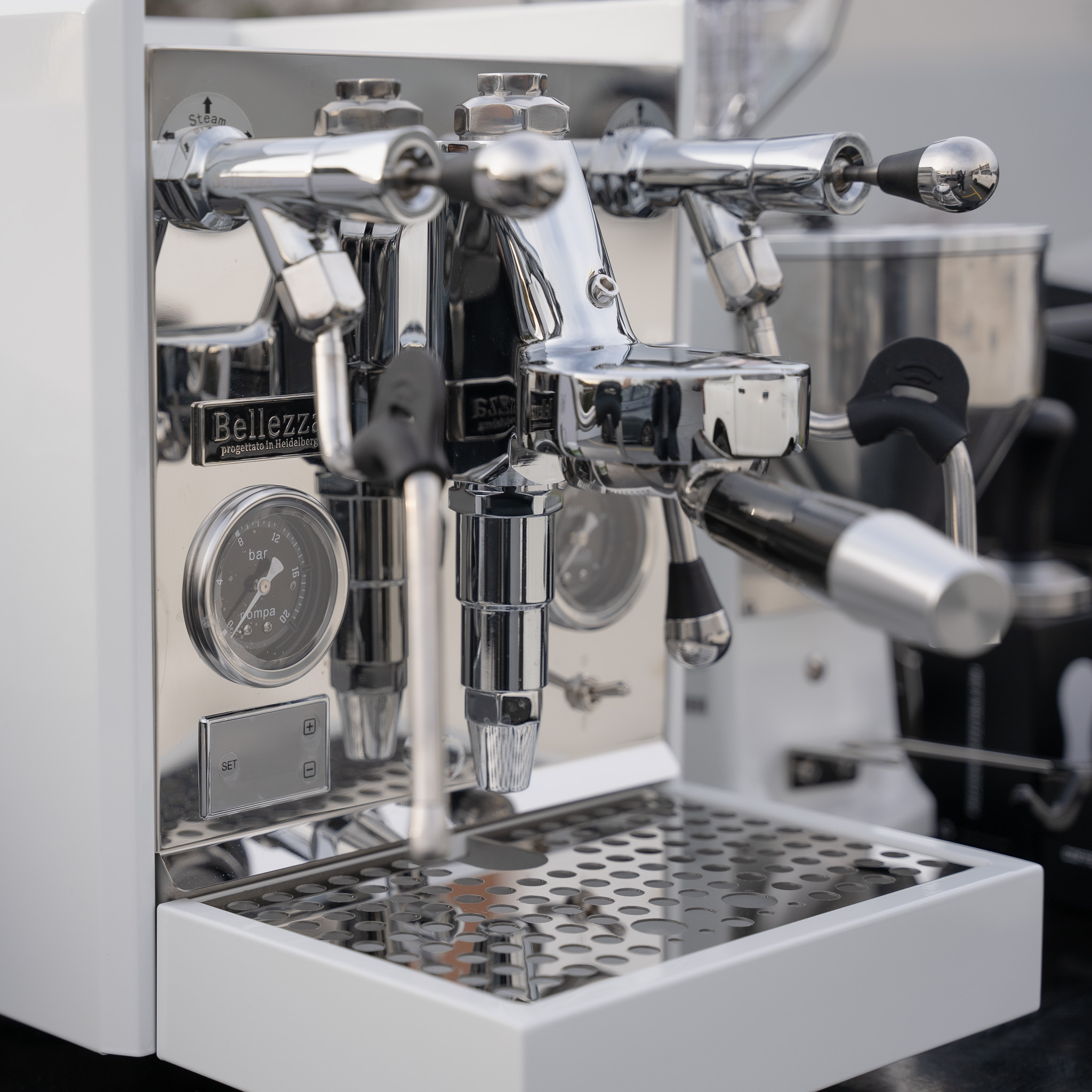 Bellezza Francesca in Custom White With Mazzer Mini Grinder & Accessories Package