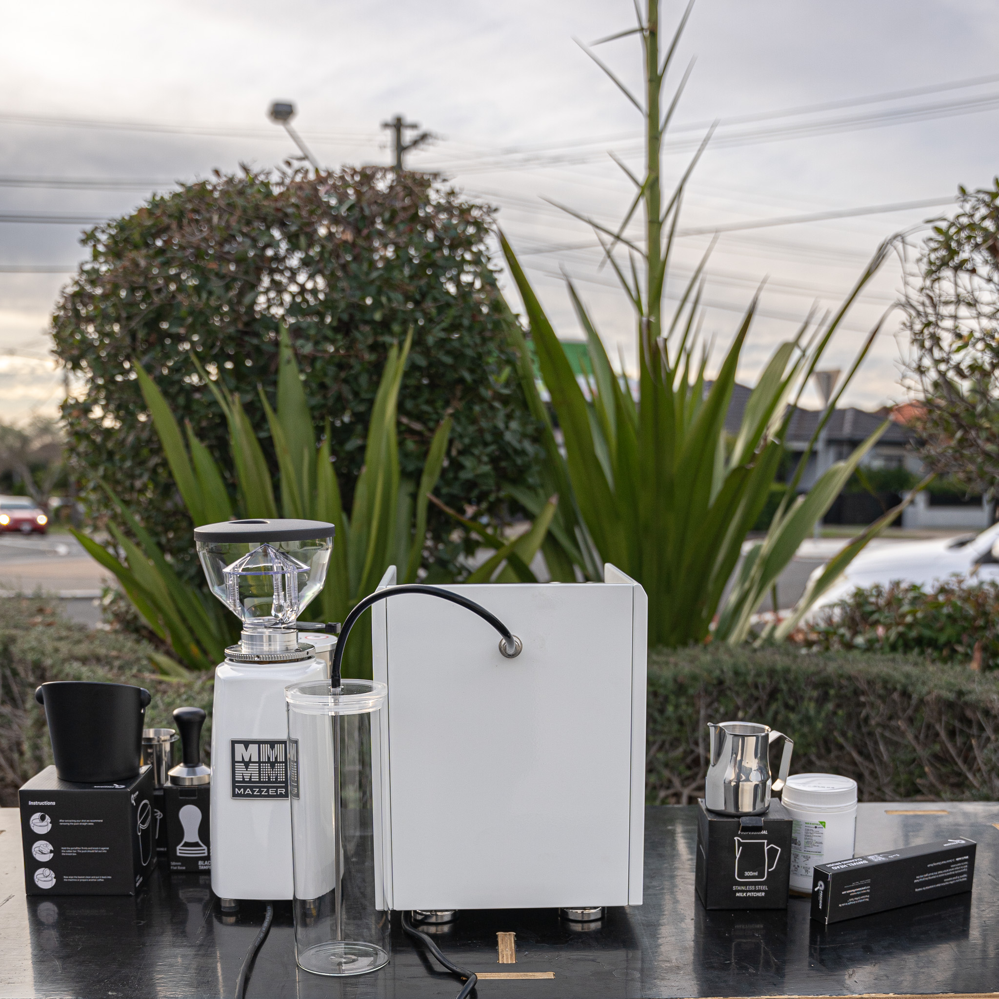 Bellezza Francesca in Custom White With Mazzer Mini Grinder & Accessories Package