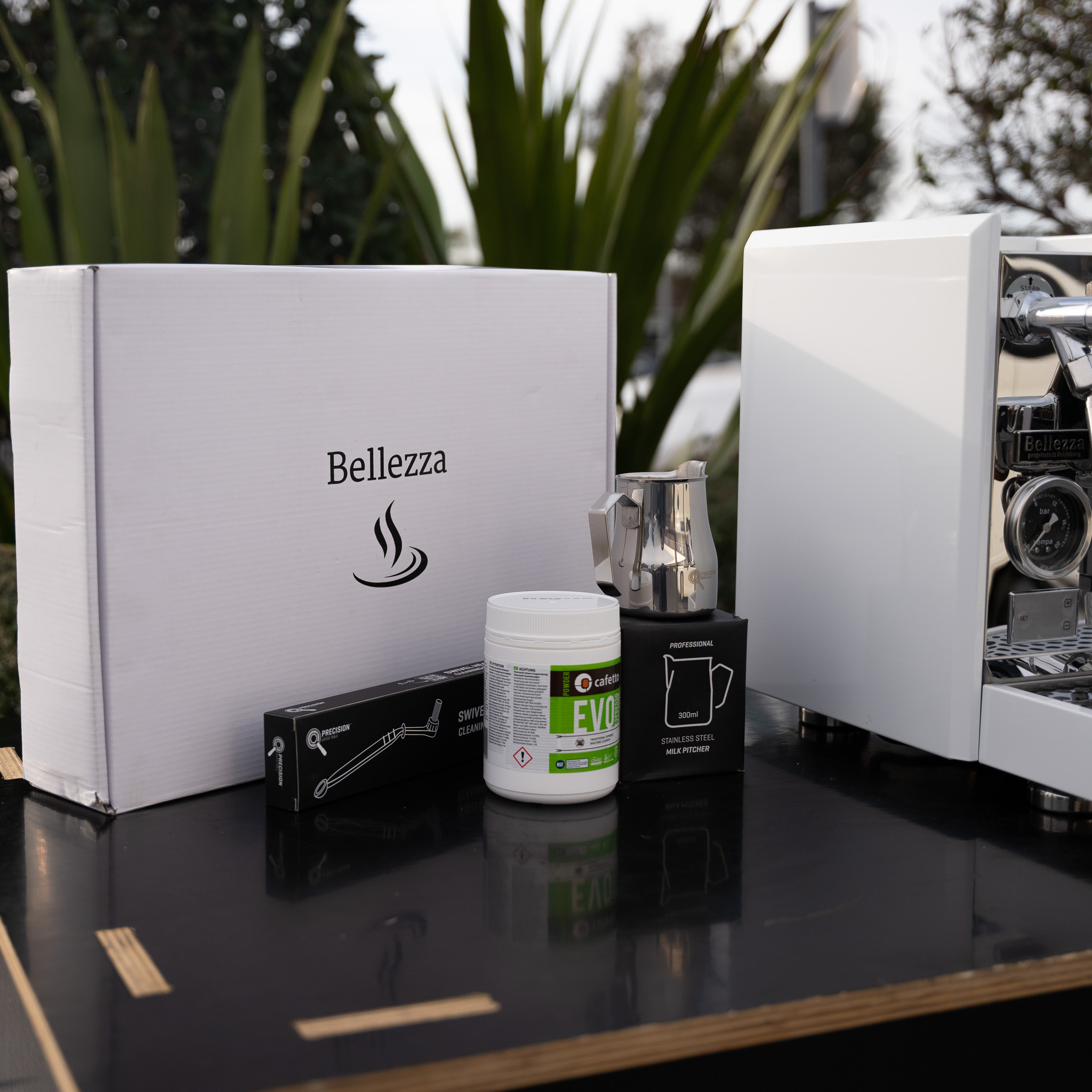 Bellezza Francesca in Custom White With Piccola Grinder & Accessories Package