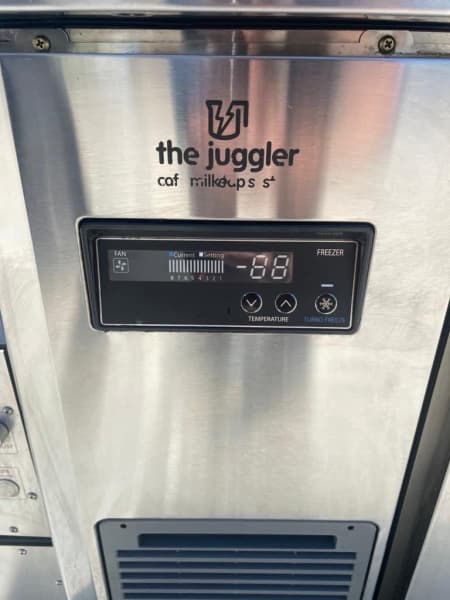 Pre Owned Single door Milk Juggler